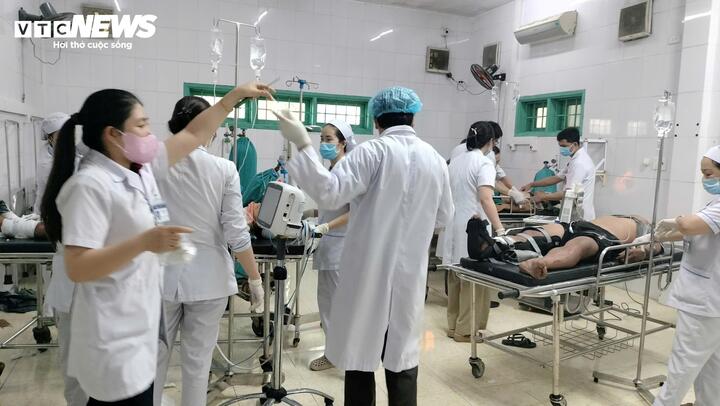 Xe tải lao vào chợ làm 12 người thương vong: Thông tin mới nhất - Ảnh 2.