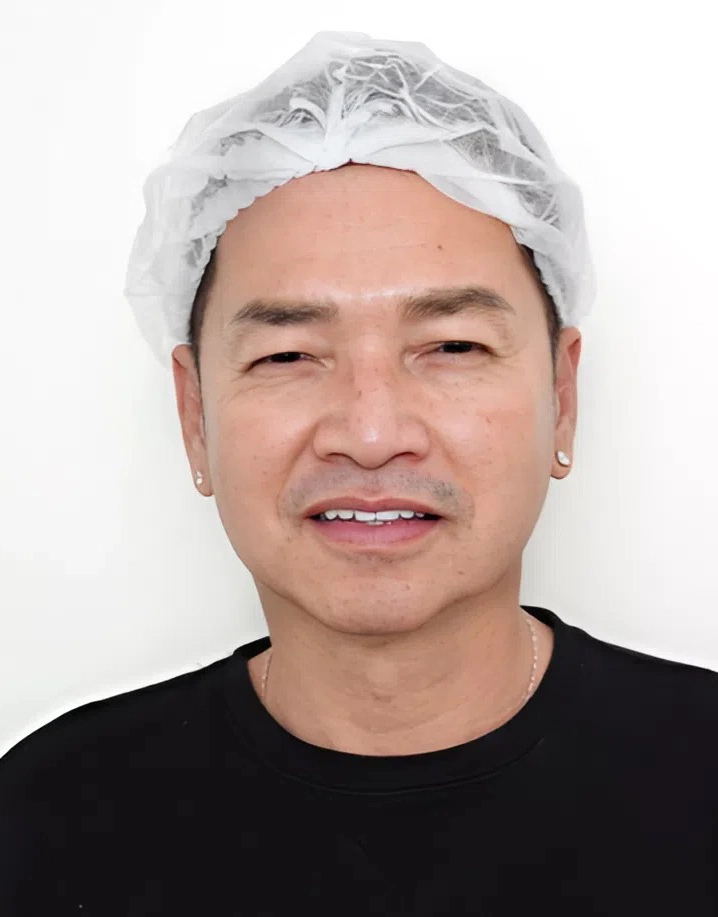 Ở tuổi 66, Quang Minh thú nhận mới làm 1 việc để da sáng mịn và luôn căng bóng, vừa tự tin trong công việc vừa xứng đôi bạn gái kém 37 tuổi - Ảnh 1. Ở tuổi 66, Quang Minh thú nhận mới làm 1 việc để da sáng mịn và luôn căng bóng, vừa tự tin trong công việc vừa xứng đôi bạn gái kém 37 tuổi - Ảnh 1.