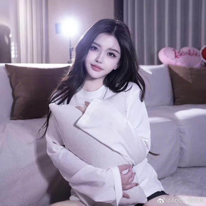 Hotgirl 26 tuổi gây choáng với hồ sơ tình trường kịch tính hơn cả tiểu thuyết: 4 cuộc hôn nhân, 3 lần ly hôn- Ảnh 5. Hotgirl 26 tuổi gây choáng với hồ sơ tình trường kịch tính hơn cả tiểu thuyết: 4 cuộc hôn nhân, 3 lần ly hôn- Ảnh 5.