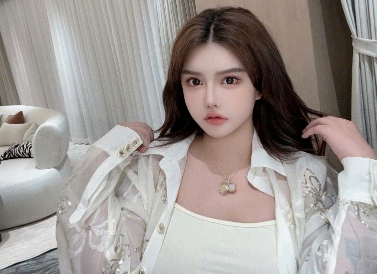 Hotgirl 26 tuổi gây choáng với hồ sơ tình trường kịch tính hơn cả tiểu thuyết: 4 cuộc hôn nhân, 3 lần ly hôn- Ảnh 1. Hotgirl 26 tuổi gây choáng với hồ sơ tình trường kịch tính hơn cả tiểu thuyết: 4 cuộc hôn nhân, 3 lần ly hôn- Ảnh 1.