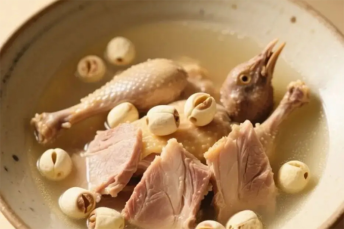 Mất ngủ do gan nóng, nên thường xuyên nấu 4 món canh này để ngủ sâu hơn - Ảnh 3.