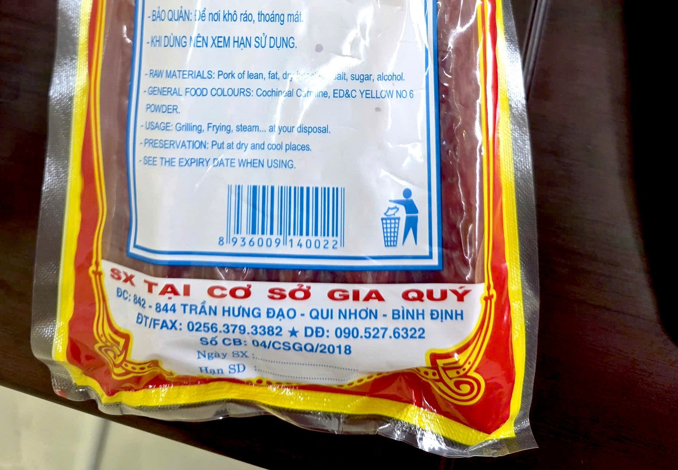 Tận thấy cơ sở sản xuất lạp xưởng từ nguyên liệu thối rữa khiến ai cũng rùng mình - Ảnh 3.