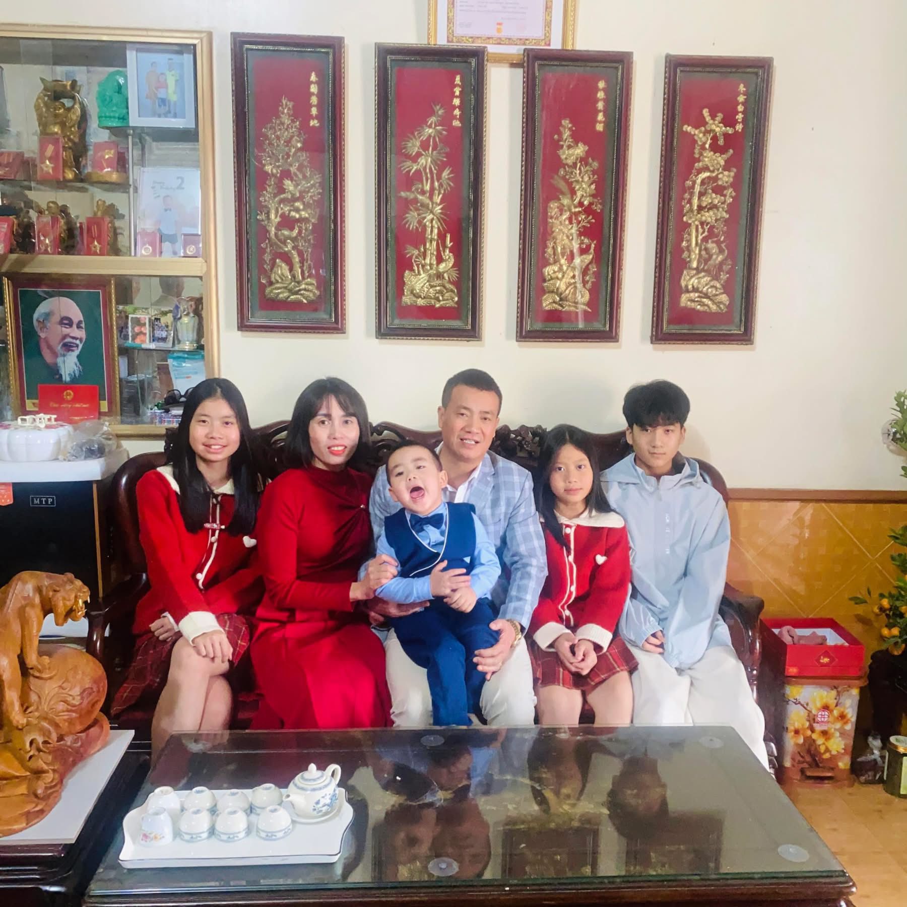 Mỗi ng&agrave;y một m&oacute;n kh&ocirc;ng ng&agrave;y n&agrave;o tr&ugrave;ng, mẹ 4 con nấu ăn ở nh&agrave; cỡ n&agrave;y bảo sao đi qu&aacute;n n&agrave;o con cũng k&ecirc;u "kh&ocirc;ng ngon bằng mẹ l&agrave;m"- Ảnh 1.