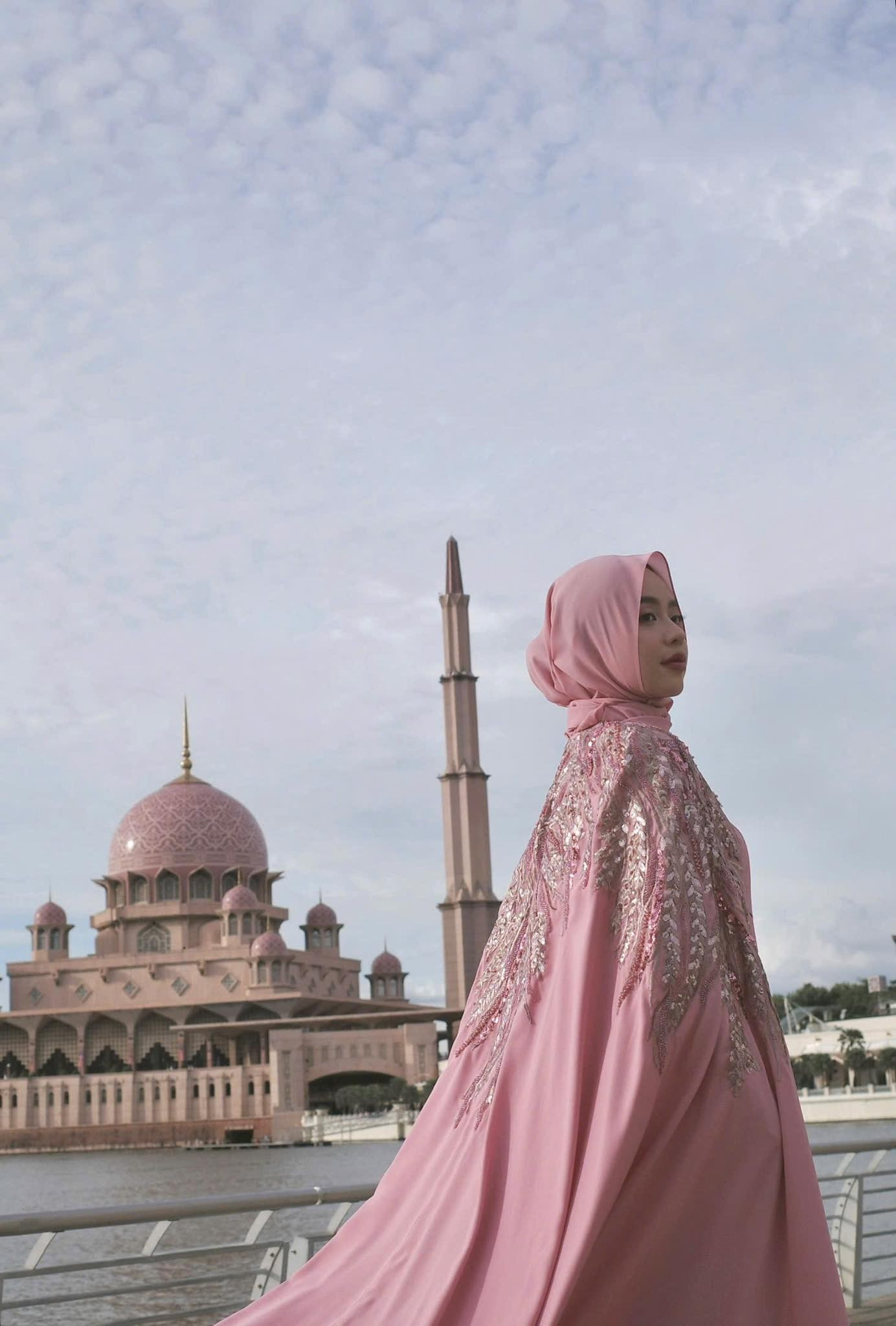 Thanh Thủy đọ sắc tân Hoa hậu Quốc tế Malaysia - Ảnh 7.