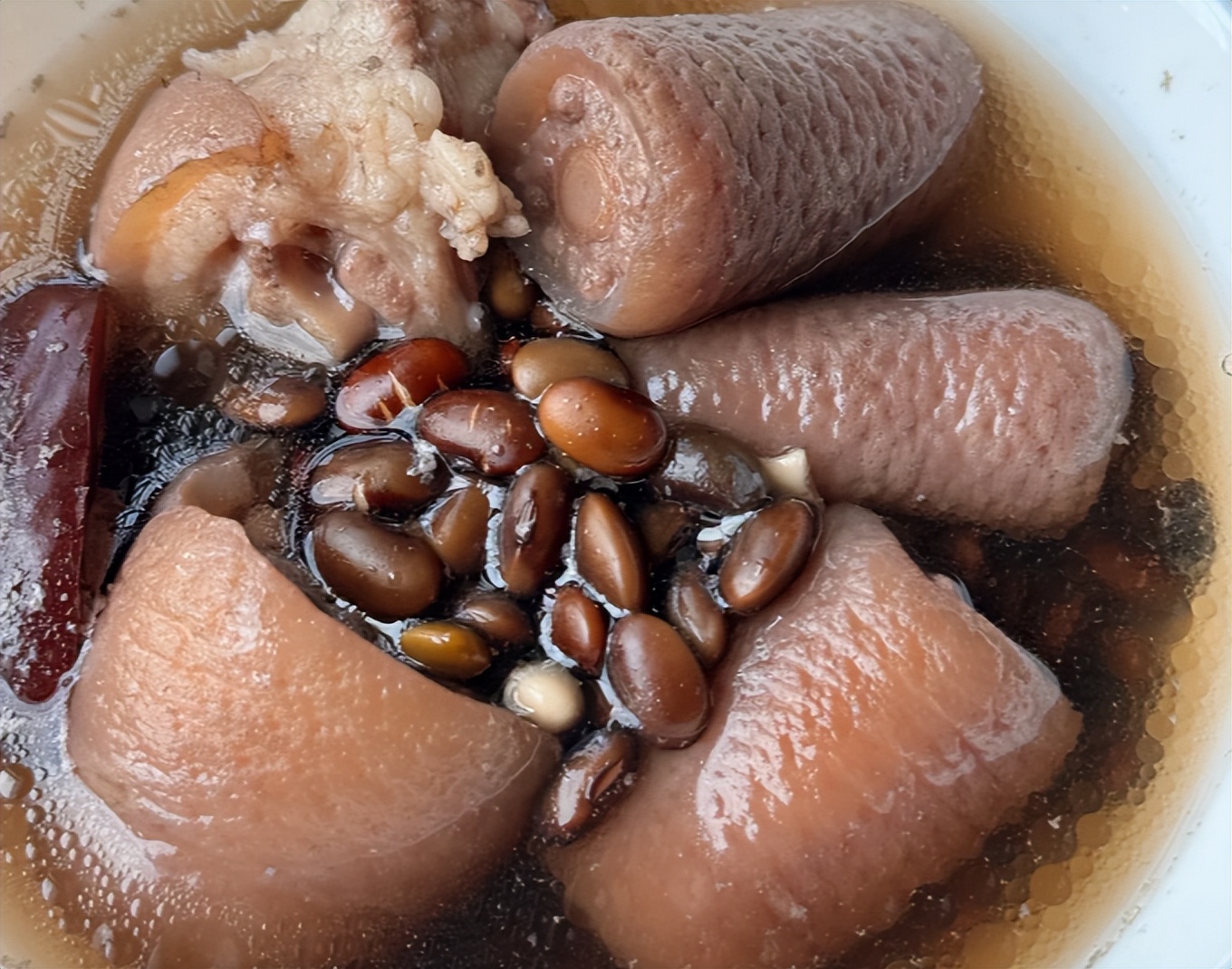 3 thực phẩm là &quot;chiến binh bổ thận&quot; phụ nữ trung niên nên ăn thường xuyên: Ăn 2 lần 1 tuần để giữ cho tóc đen dày, cơ thể tràn đầy sức sống- Ảnh 1.