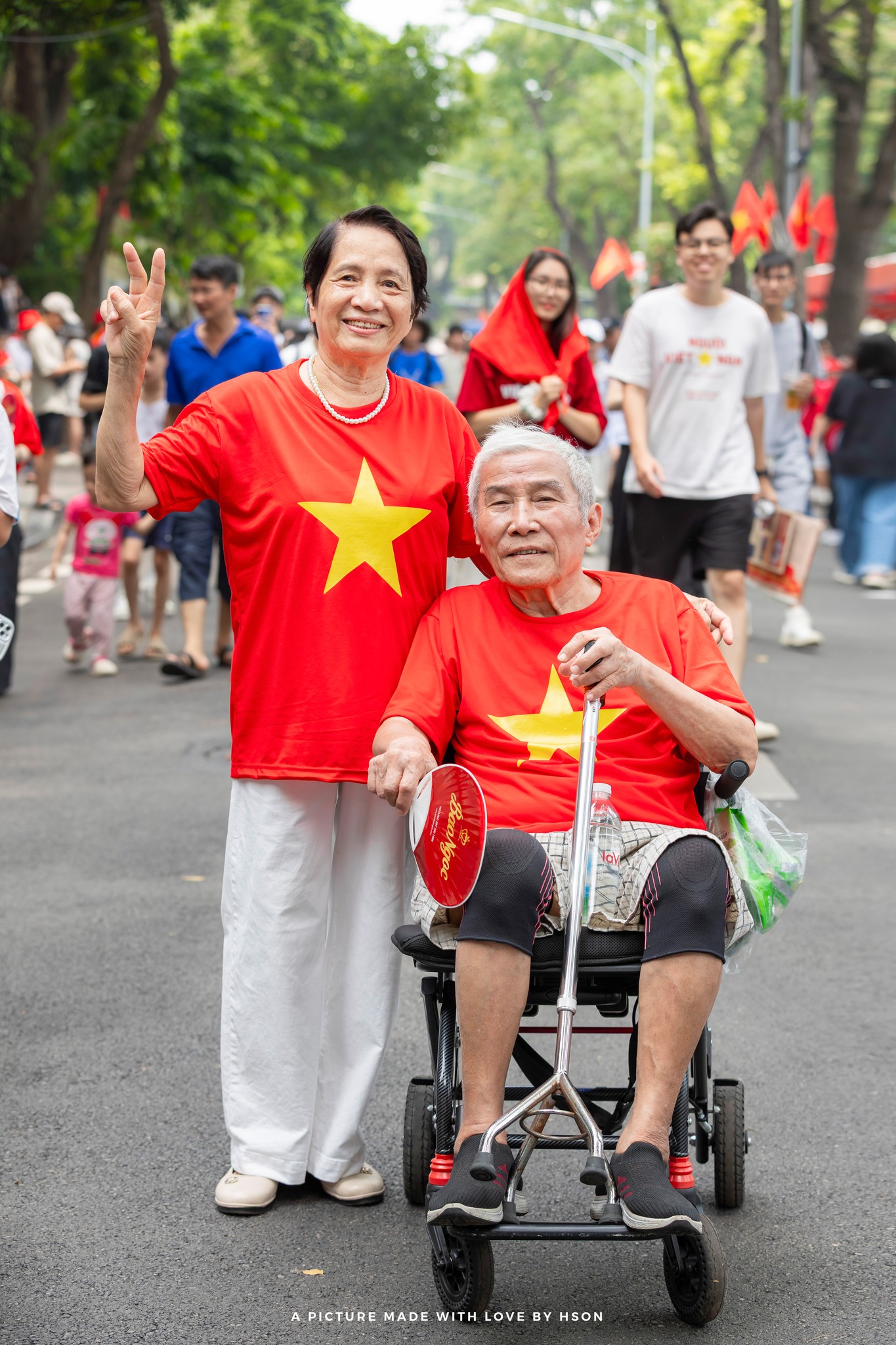 Khi những "em bé" năm xưa trở lại Quảng trường Ba Đình lịch sử - Ảnh 3. Khi những "em bé" năm xưa trở lại Quảng trường Ba Đình lịch sử - Ảnh 3.