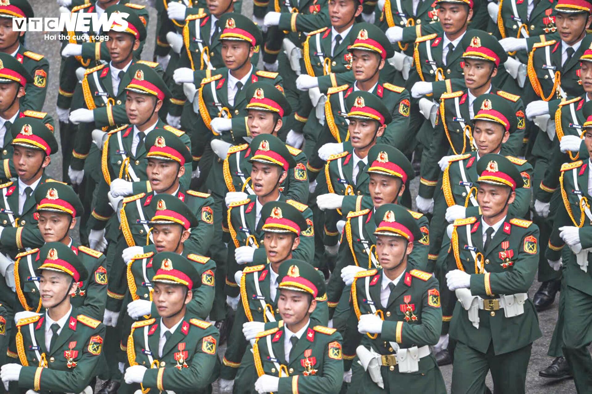 Toàn cảnh lễ diễu binh, diễu hành kỷ niệm 80 năm Quốc khánh 2/9 - Ảnh 20. Toàn cảnh lễ diễu binh, diễu hành kỷ niệm 80 năm Quốc khánh 2/9 - Ảnh 20.