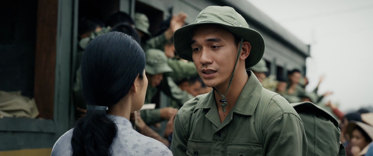 Chưa từng có trong lịch sử: Mưa Đỏ đạt doanh thu gần 55 tỷ một ngày, giữ kỷ lục khó ai có thể lật đổ - Ảnh 5. Chưa từng có trong lịch sử: Mưa Đỏ đạt doanh thu gần 55 tỷ một ngày, giữ kỷ lục khó ai có thể lật đổ - Ảnh 5.