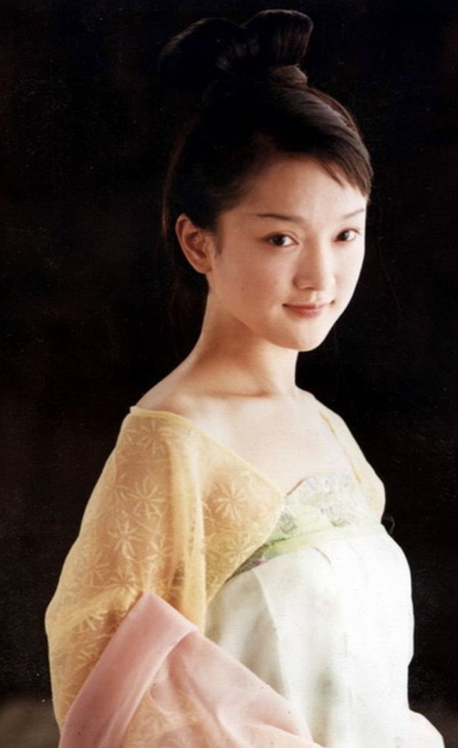 my-nhan-hoa-ngu-dung-tao-hinh-thoi-duong-trieu-lo-tu-co-luc-na-trat-xinh-ngat-ngay-van-thua-visual-cua-chau-tan-5f3-5708734-1756802088657-17568020888028052142.jpg