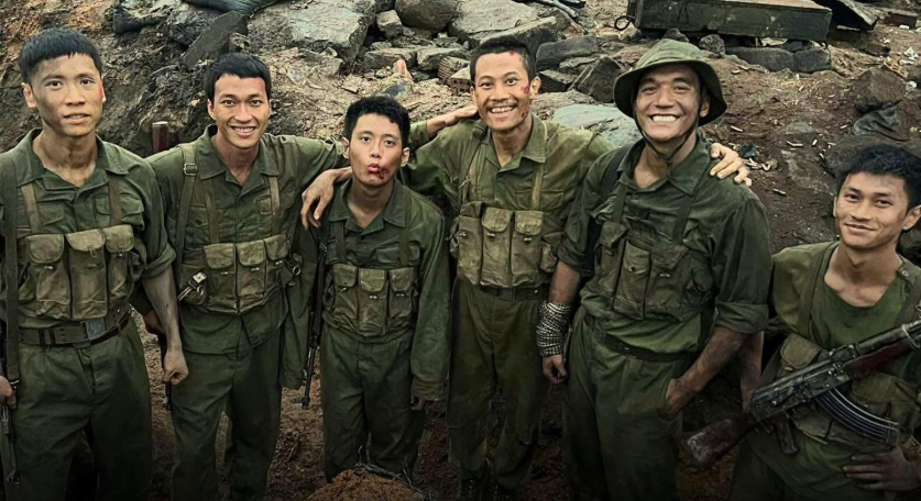 Chưa từng có trong lịch sử: Mưa Đỏ đạt doanh thu gần 55 tỷ một ngày, giữ kỷ lục khó ai có thể lật đổ - Ảnh 3. Chưa từng có trong lịch sử: Mưa Đỏ đạt doanh thu gần 55 tỷ một ngày, giữ kỷ lục khó ai có thể lật đổ - Ảnh 3.