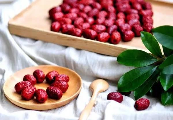 Táo đỏ được mệnh danh là &quot;viên vitamin tự nhiên&quot; nhưng ăn sống thật lãng phí, ăn theo 12 cách này mới nhân đôi lợi ích!- Ảnh 2.