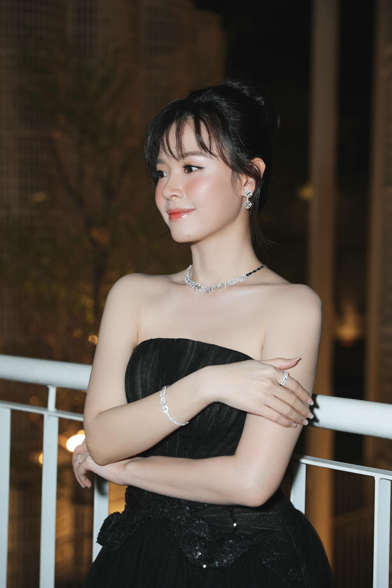 Kh&ocirc;ng phải thẩm mỹ hay ăn uống v&agrave; tập luyện, đ&acirc;y mới l&agrave; điều Midu thấy gi&uacute;p m&igrave;nh trẻ l&acirc;u: Đ&atilde; duy tr&igrave; suốt 10 năm qua!- Ảnh 8.