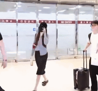 b62-17583616331981797807758-1758382006369-17583820075921785305580.gif
