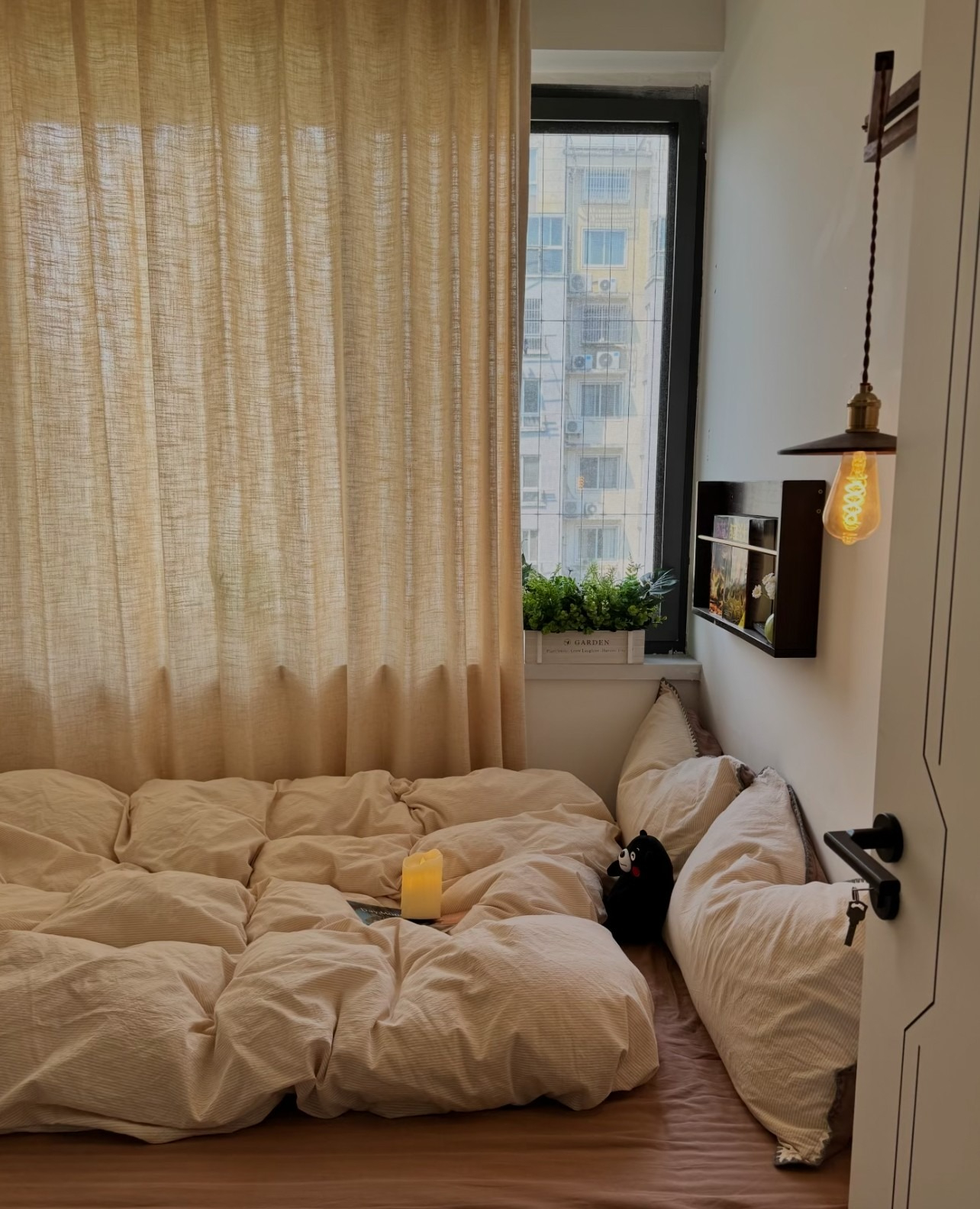 Ngắm căn hộ gây sốt của nữ tiếp viên hàng không: Xinh như mộng, nhìn góc nào cũng thấy Ngắm căn hộ gây sốt của nữ tiếp viên hàng không: Xinh như mộng, nhìn góc nào cũng thấy