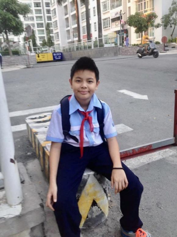 ong-dang-loat-anh-hiem-hoi-khi-be-cua-con-trai-chi-mong-con-tro-thanh-nguoi-tu-te-10-ngoisaovn-w720-h960-17582752996321294394448-1758346228315-1758346228670101214428.jpeg