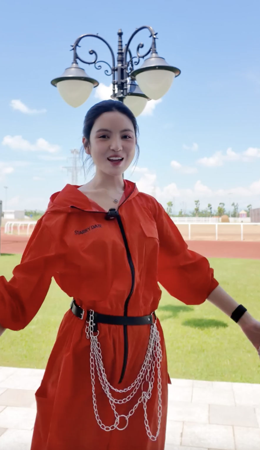 Có một kiểu WAG như Chu Thanh Huyền: Càng thị phi càng hot!- Ảnh 2. Có một kiểu WAG như Chu Thanh Huyền: Càng thị phi càng hot!- Ảnh 2.