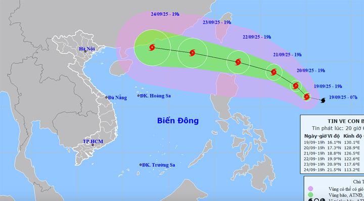 Bão Ragasa đang tiến vào Biển Đông có thể thành siêu bão, giật trên cấp 17 - Ảnh 1. Bão Ragasa đang tiến vào Biển Đông có thể thành siêu bão, giật trên cấp 17 - Ảnh 1.