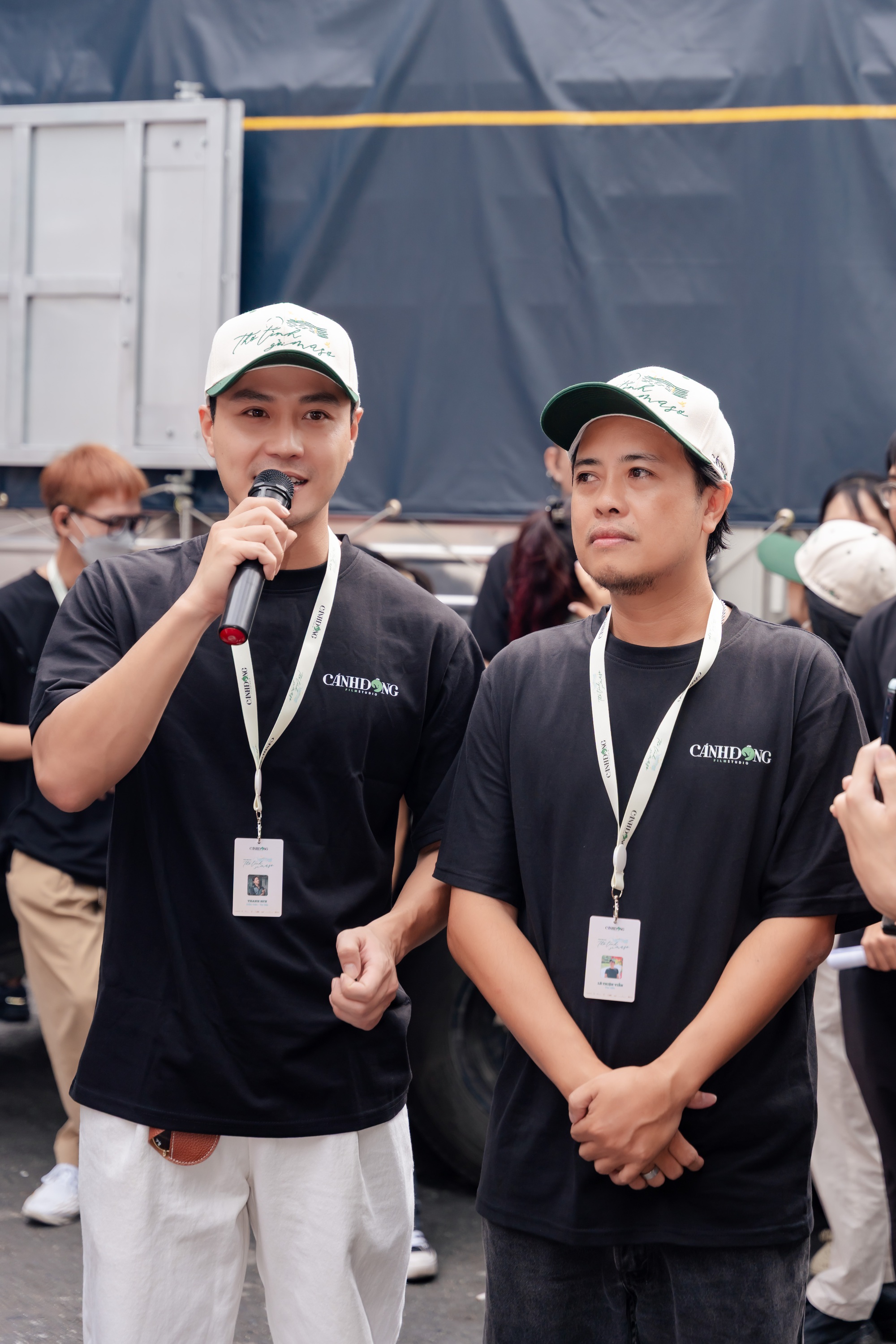 Vbiz mới có 1 cặp đôi visual chấn động: Nhà gái là Hoa hậu đẹp mê tơi, nhà trai đố tìm nổi góc chết - Ảnh 3. Vbiz mới có 1 cặp đôi visual chấn động: Nhà gái là Hoa hậu đẹp mê tơi, nhà trai đố tìm nổi góc chết - Ảnh 3.