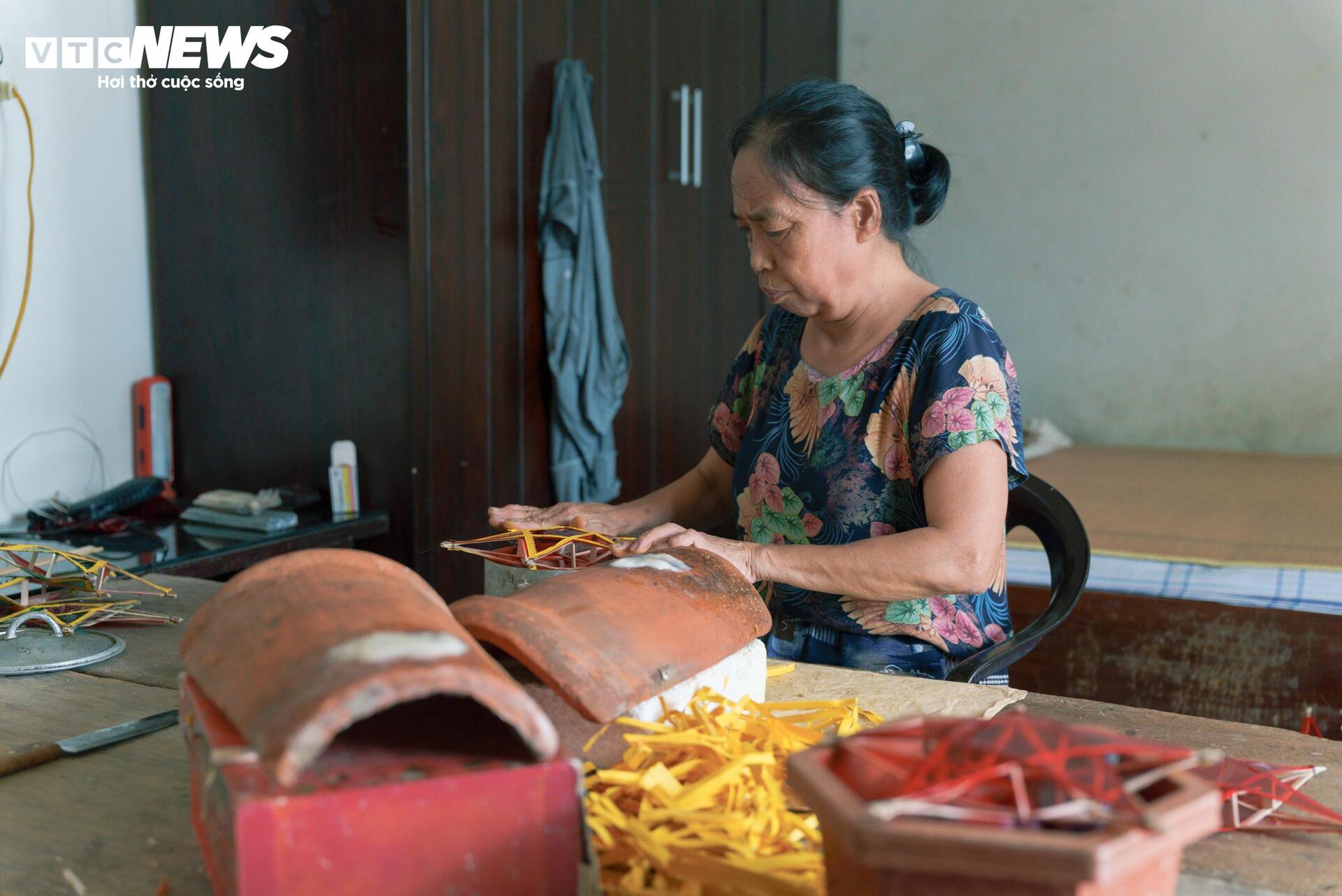 Làng Báo Đáp rộn ràng mùa Trung Thu, xuất xưởng hàng trăm nghìn đèn ông sao - Ảnh 8. Làng Báo Đáp rộn ràng mùa Trung Thu, xuất xưởng hàng trăm nghìn đèn ông sao - Ảnh 8.