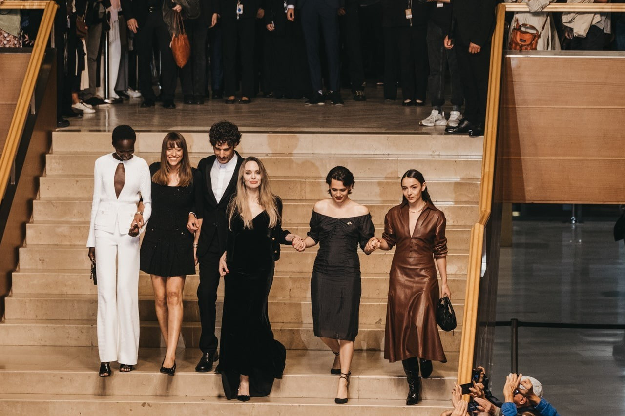 Angelina Jolie gây sốt - Ảnh 1.