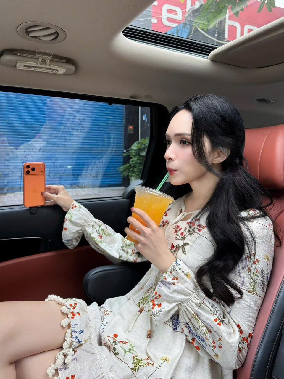Phó tổng Đỗ Quang Vinh choáng vì iPhone 17 Pro Max: Phó tổng Đỗ Quang Vinh choáng vì iPhone 17 Pro Max: