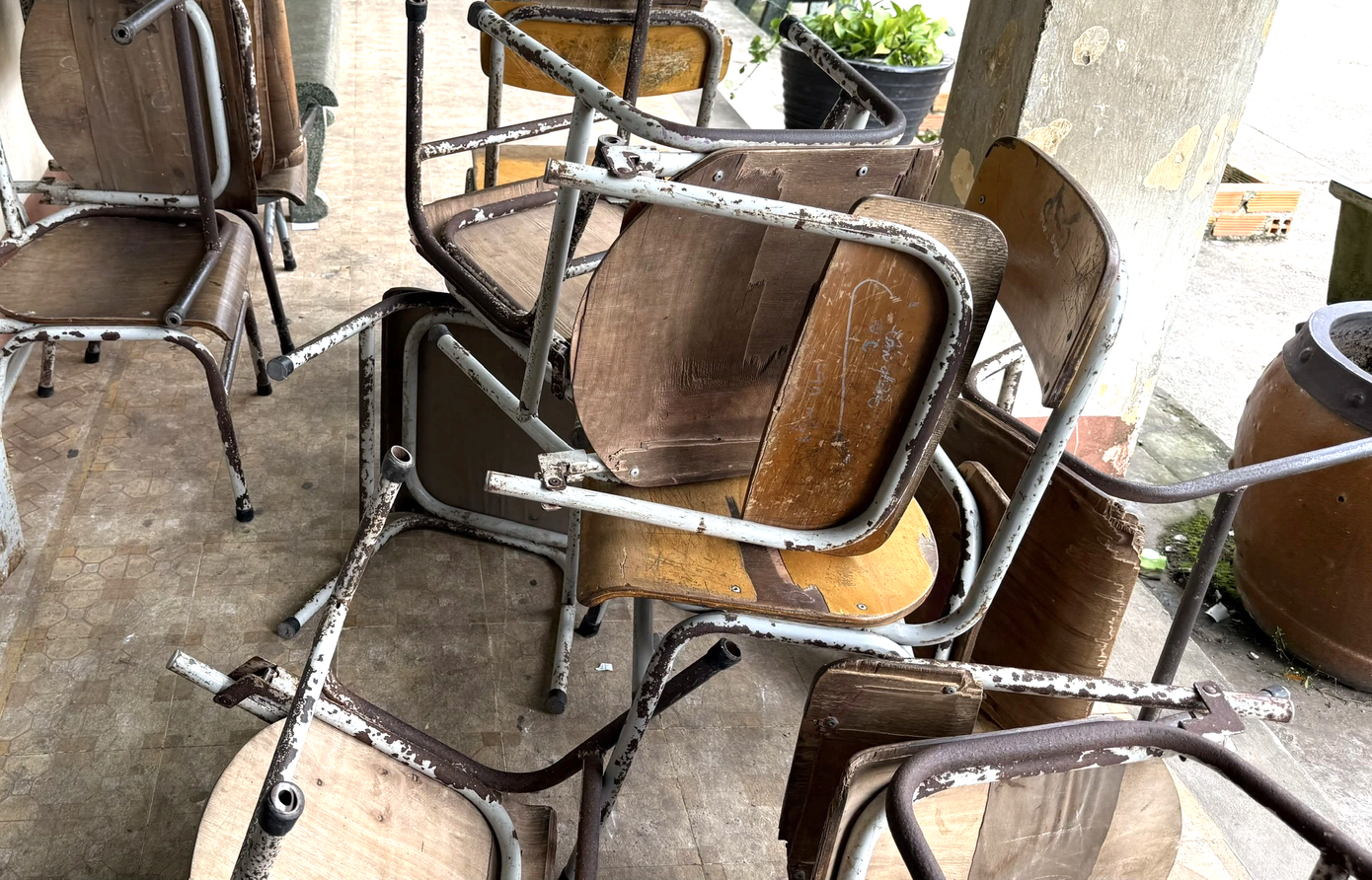 Vụ phụ huynh rơi nước mắt nhìn phòng học của con: Chủ tịch TPHCM ra 'Tối hậu thư' - Ảnh 2. Vụ phụ huynh rơi nước mắt nhìn phòng học của con: Chủ tịch TPHCM ra 'Tối hậu thư' - Ảnh 2.