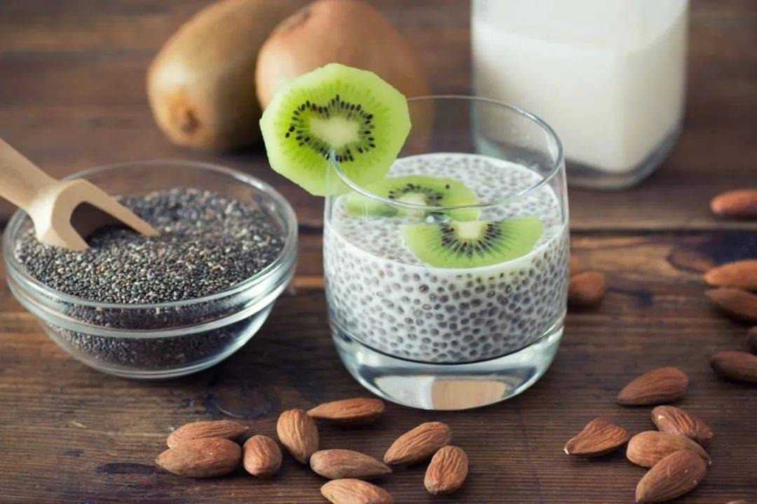 Bạn sẽ hối tiếc nếu bỏ qua hạt chia: Siêu thực phẩm giúp cải thiện hệ tiêu hóa và ngừa táo bón cực hiệu quả- Ảnh 3. Bạn sẽ hối tiếc nếu bỏ qua hạt chia: Siêu thực phẩm giúp cải thiện hệ tiêu hóa và ngừa táo bón cực hiệu quả- Ảnh 3.