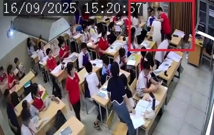 Vụ học sinh giật tóc, xô ngã cô giáo: Cần can thiệp tâm lý thay vì trừng phạt - Ảnh 1. Vụ học sinh giật tóc, xô ngã cô giáo: Cần can thiệp tâm lý thay vì trừng phạt - Ảnh 1.