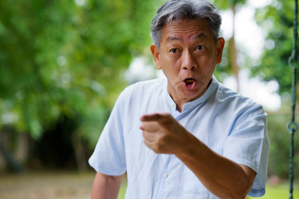 Sau tuổi trung niên tôi nhận ra: Dù giàu hay nghèo cũng tránh quan hệ với 4 kiểu người này, EQ thấp còn làm hao mòn tinh thần - Ảnh 1. Sau tuổi trung niên tôi nhận ra: Dù giàu hay nghèo cũng tránh quan hệ với 4 kiểu người này, EQ thấp còn làm hao mòn tinh thần - Ảnh 1.