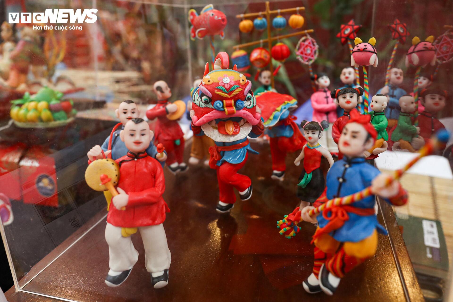 Đồ chơi trung thu thất truyền giá bạc triệu hút khách - Ảnh 10. Đồ chơi trung thu thất truyền giá bạc triệu hút khách - Ảnh 10.