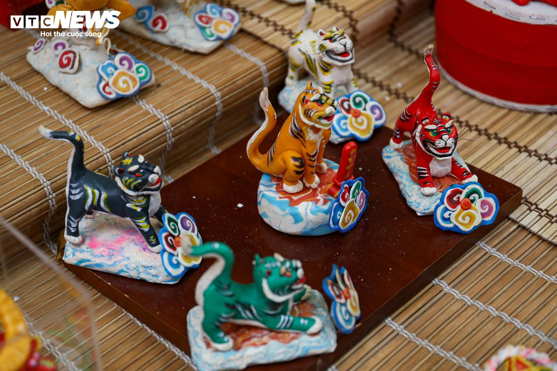 Đồ chơi trung thu thất truyền giá bạc triệu hút khách - Ảnh 15. Đồ chơi trung thu thất truyền giá bạc triệu hút khách - Ảnh 15.