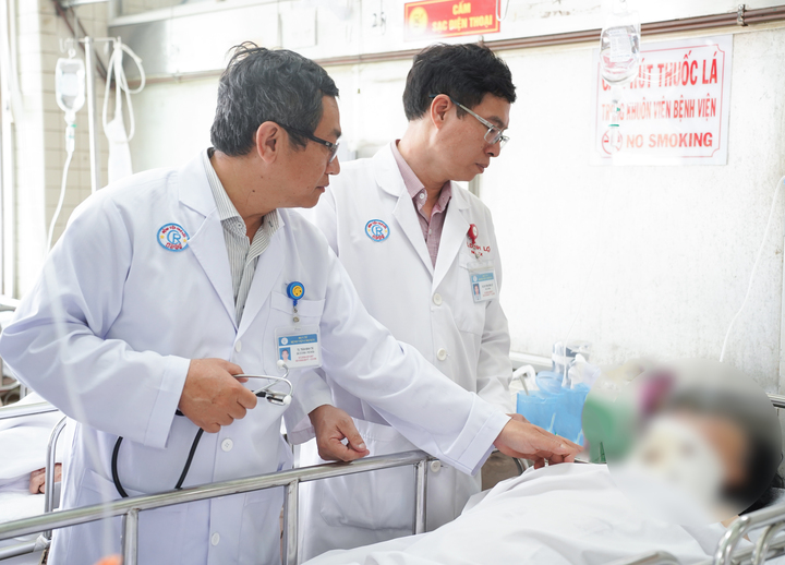 Vụ bắn hai mẹ con người tình rồi tự vẫn: Người mẹ liệt tứ chi - Ảnh 1.