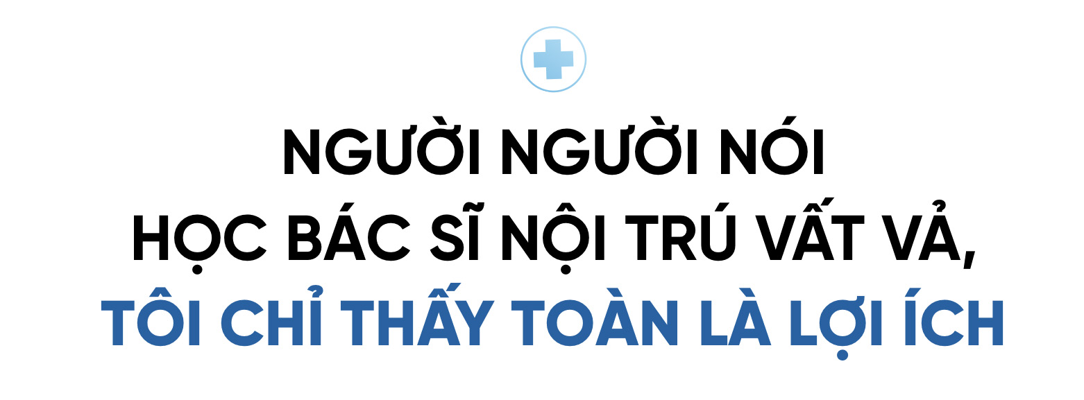 Tiến sĩ kể “sướng” chuyện học nội trú, tiết lộ: “Ít bác sĩ sống với nghề mà không xoay sở, nhưng bệnh nhân không có tiền tôi vẫn chữa với phí 200.000 đồng/tháng” - Ảnh 1.
