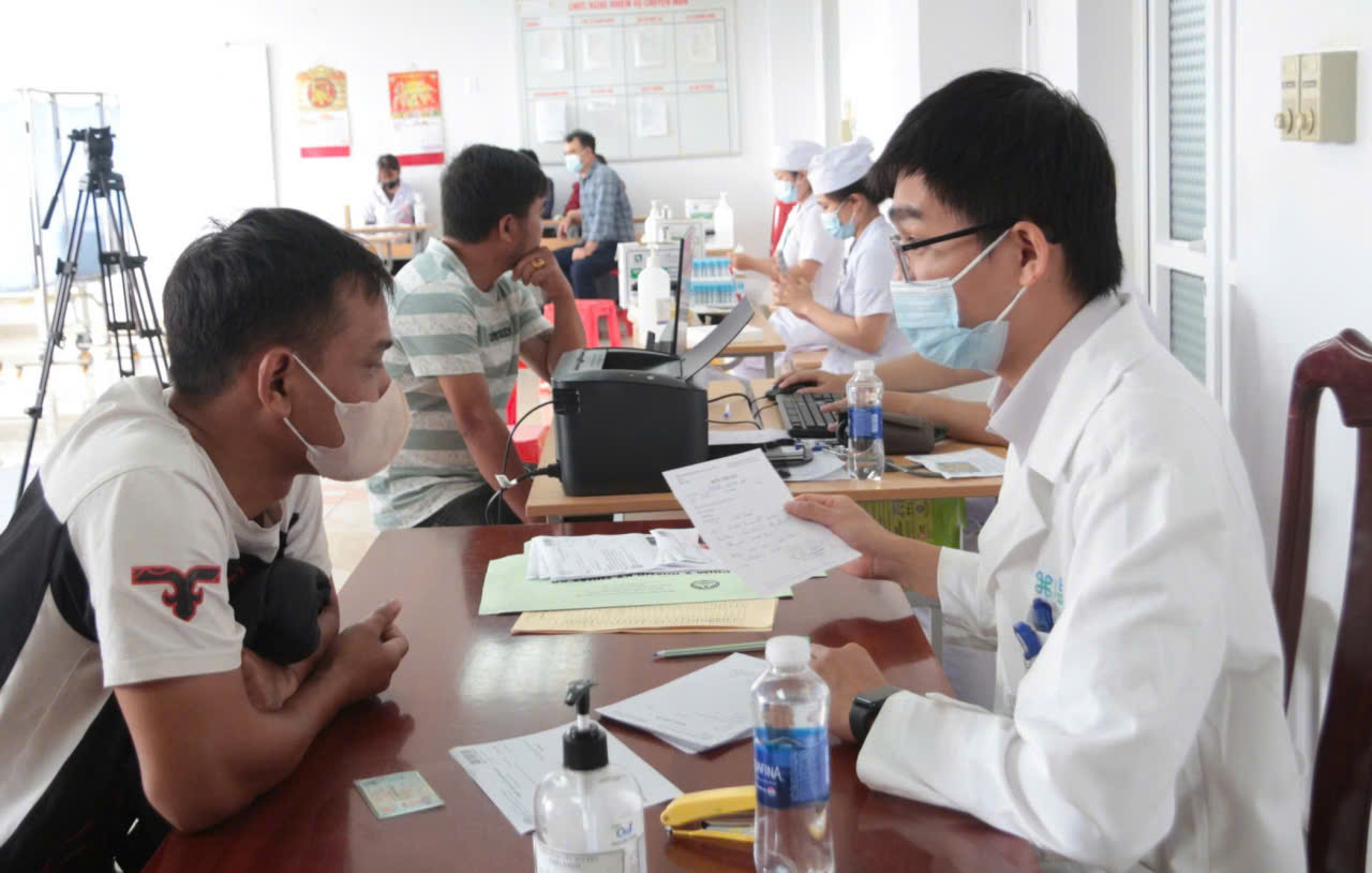 Bệnh nhân vụ máy hỏng tán sỏi: Đau đớn kéo dài và cần khám sàng lọc ngay - Ảnh 1.