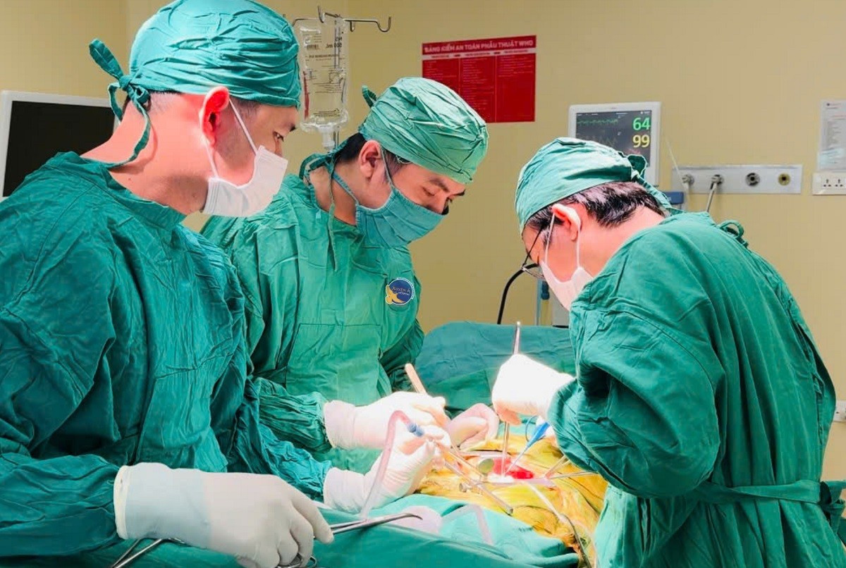 Người đàn ông bị 'sát thủ' sỏi san hô khổng lồ phá hủy thận - Ảnh 3. Người đàn ông bị 'sát thủ' sỏi san hô khổng lồ phá hủy thận - Ảnh 3.