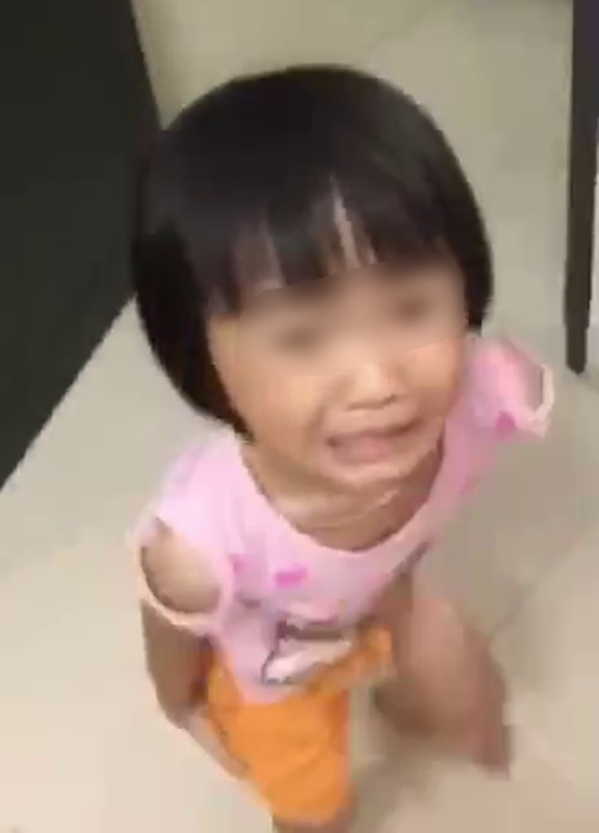 Xác minh video bố bạo hành, bắt con bảo mẹ 'gửi tiền về' - Ảnh 1.