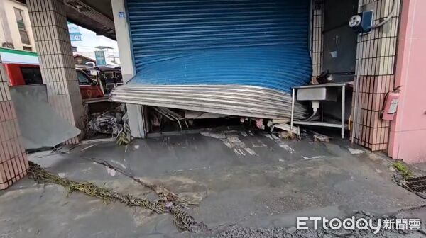 Xót xa cụ bà 87 tuổi bị bùn lũ do siêu bão Ragasa vùi lấp ngay trong nhà, con gái đau đớn: &quot;Thi thể mẹ tôi vẫn còn mắc kẹt bên trong&quot; - Ảnh 4.