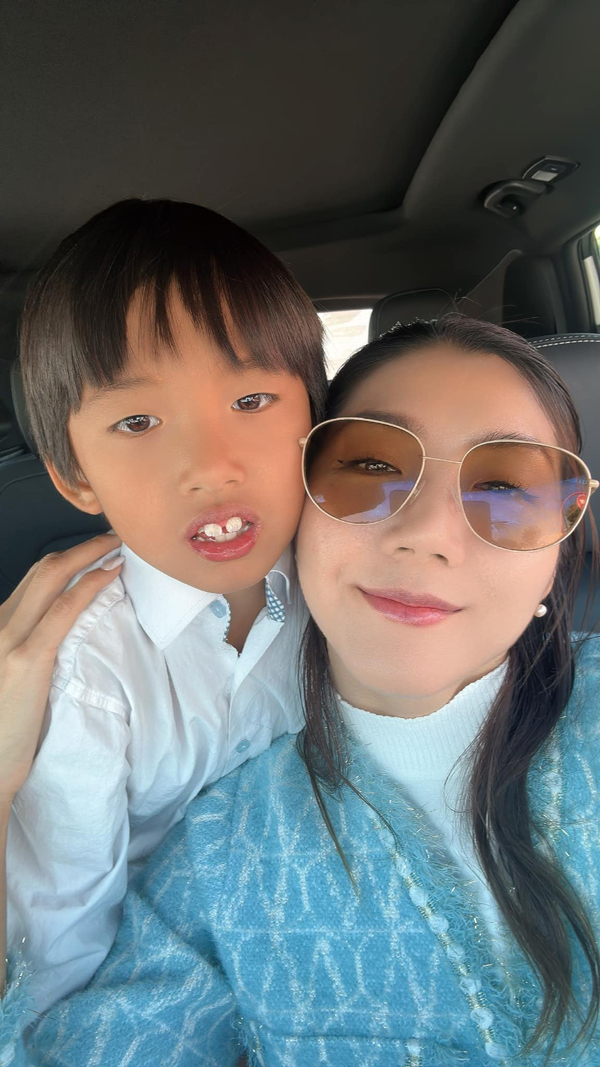 Sao Việt yêu, cưới chớp nhoáng, ly hôn cũng nhanh: Giờ là mẹ đơn thân, bớt ăn bớt mặc cho con học thứ này! - Ảnh 2.