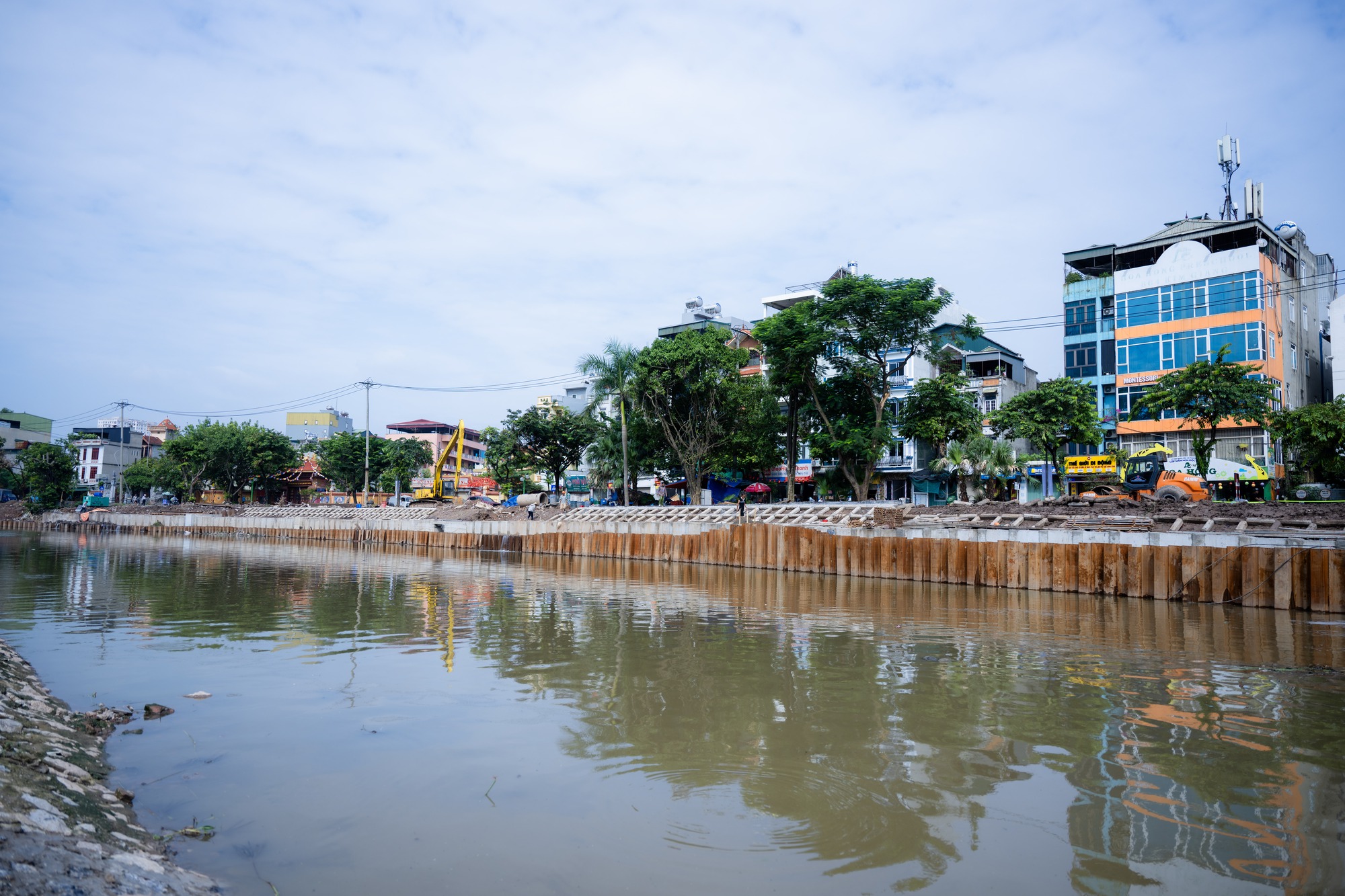 Cận cảnh đập dâng đầu tiên mang nguồn nước bổ cập mới cho sông Tô Lịch &quot;hồi sinh&quot; - Ảnh 17.