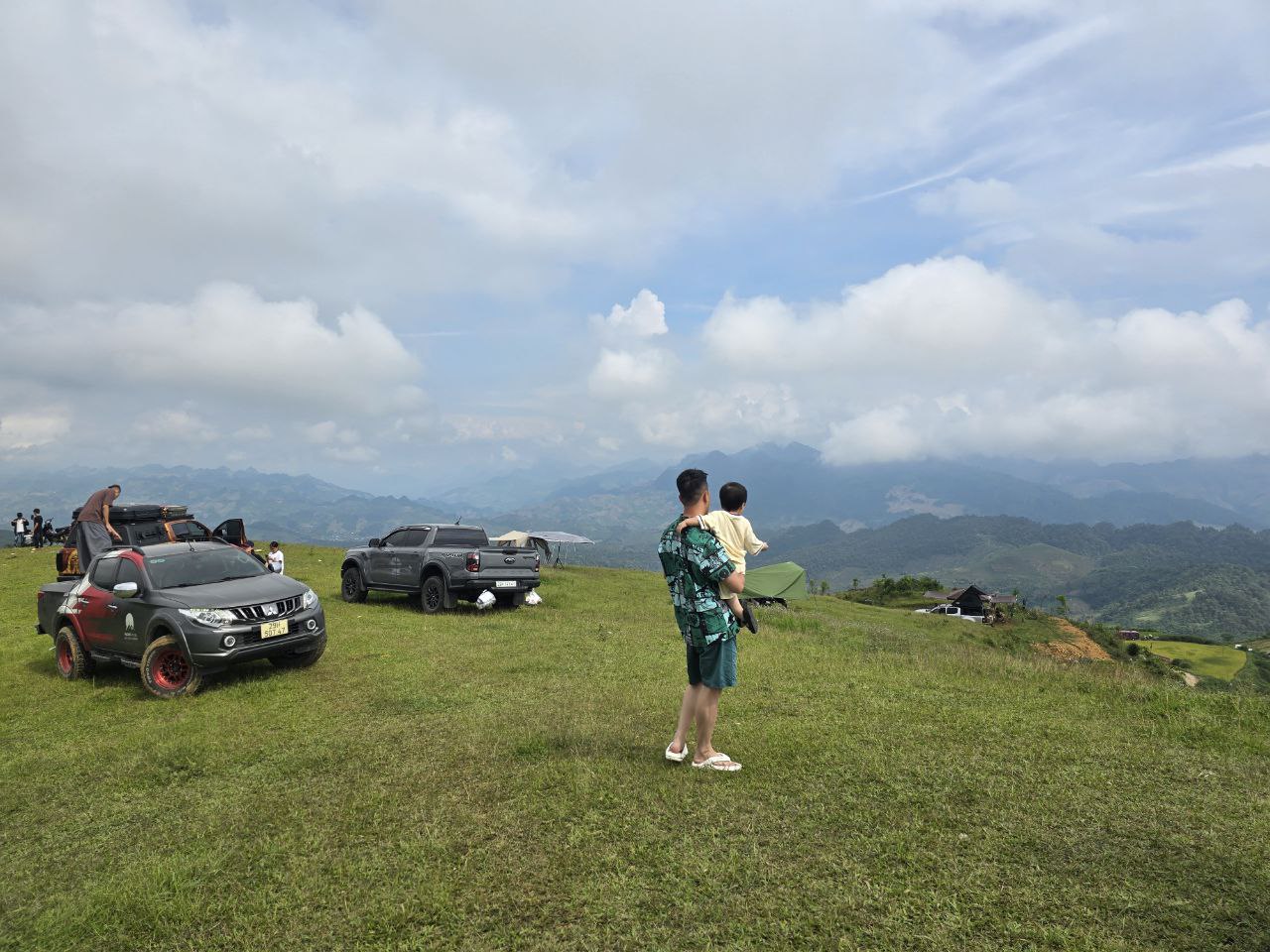 Chuyến x&ecirc; dịch 