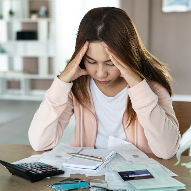 U35 tiêu tiền để giữ sĩ diện bạn bè - sai lầm khiến tôi ngập nợ thẻ tín dụng - Ảnh 2.