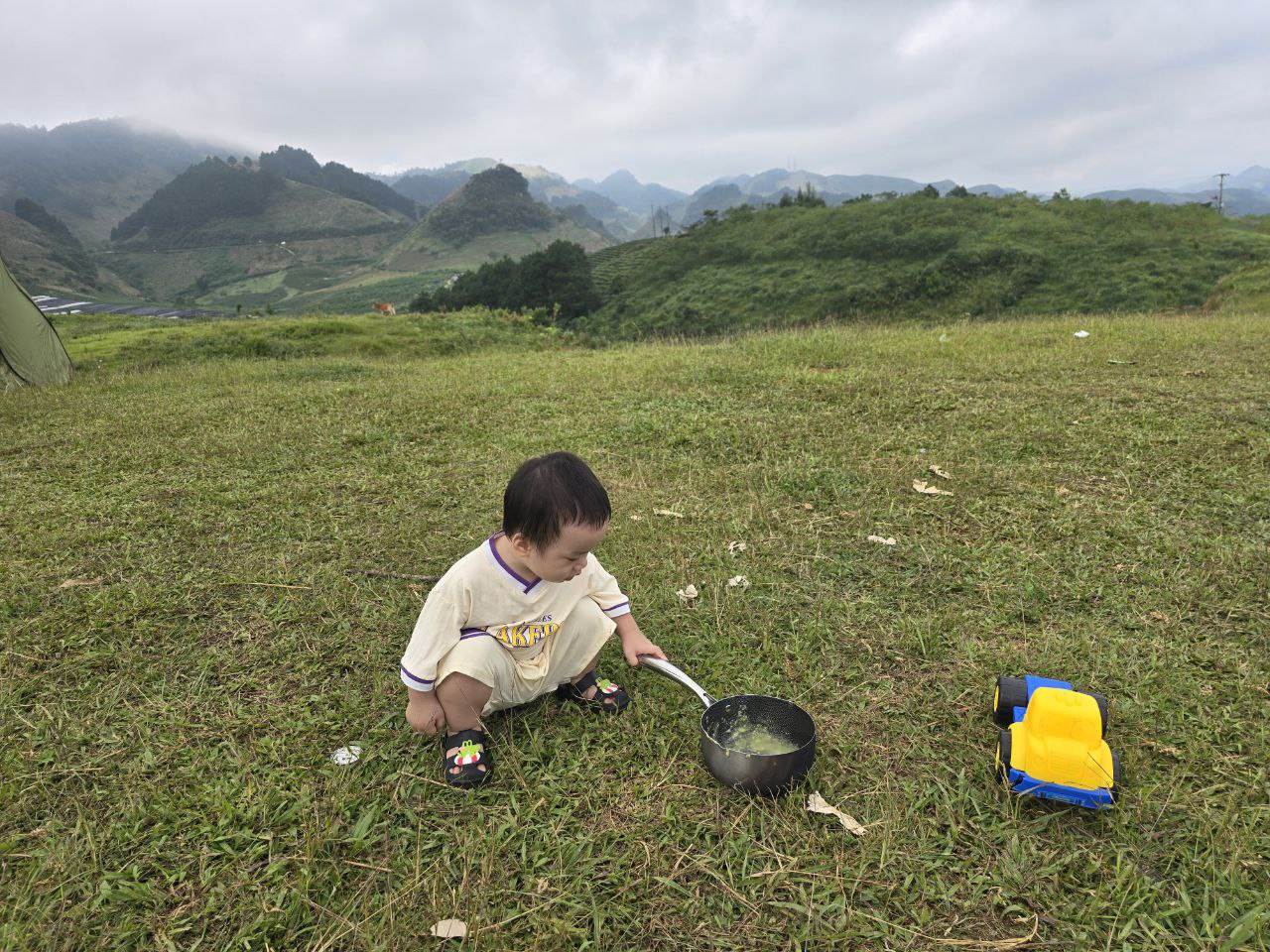 Chuyến x&ecirc; dịch 