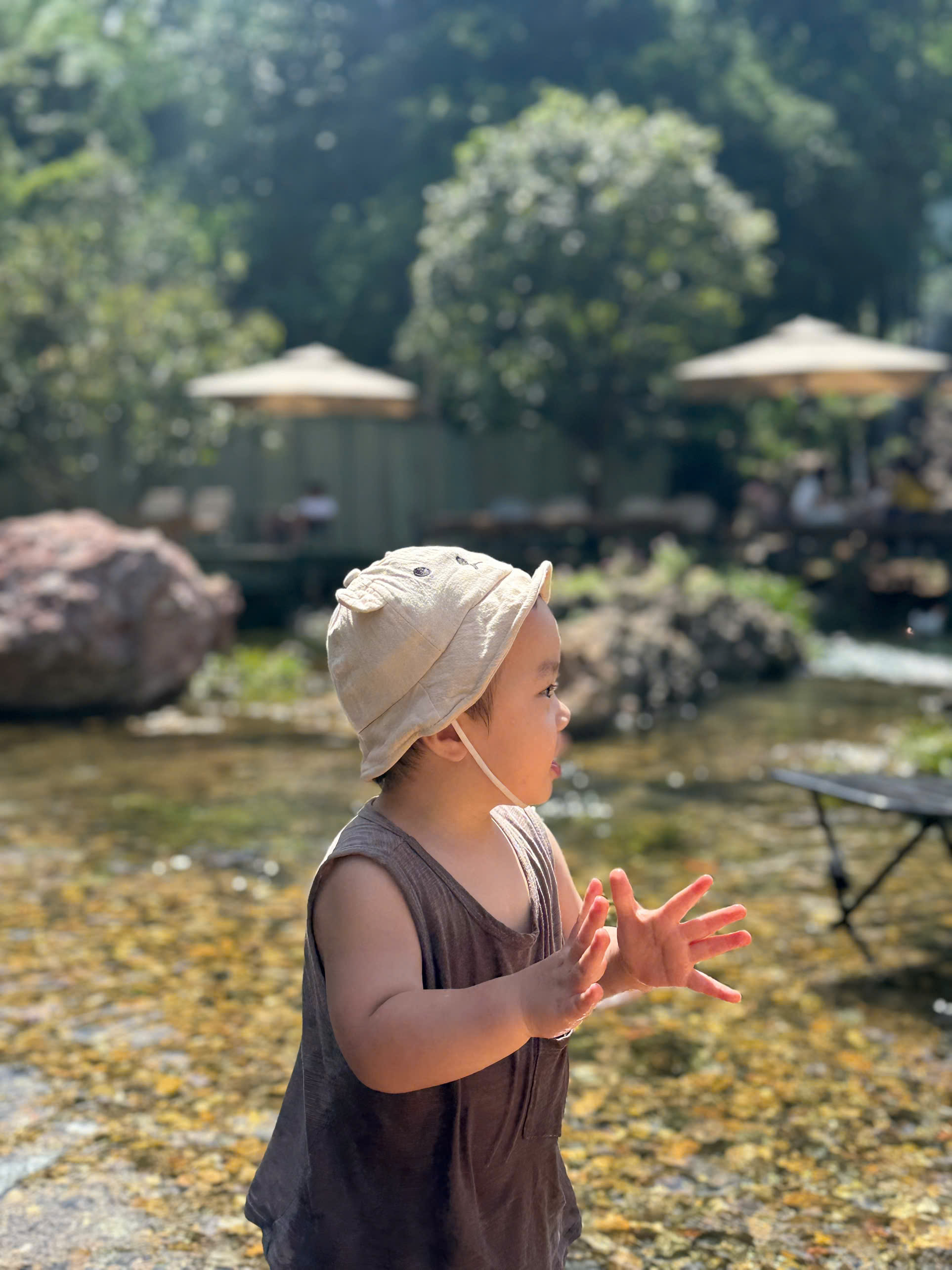 Chuyến x&ecirc; dịch 