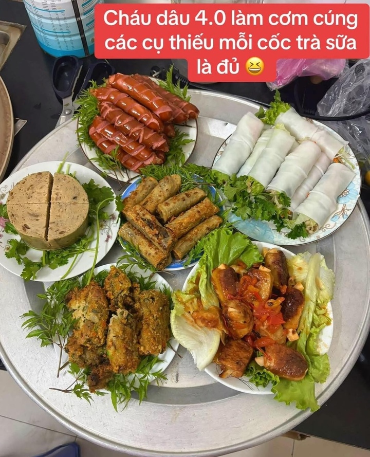 Tranh cãi quanh mâm cúng '4.0 thiếu mỗi trà sữa' của cô gái Hưng Yên - Ảnh 1.