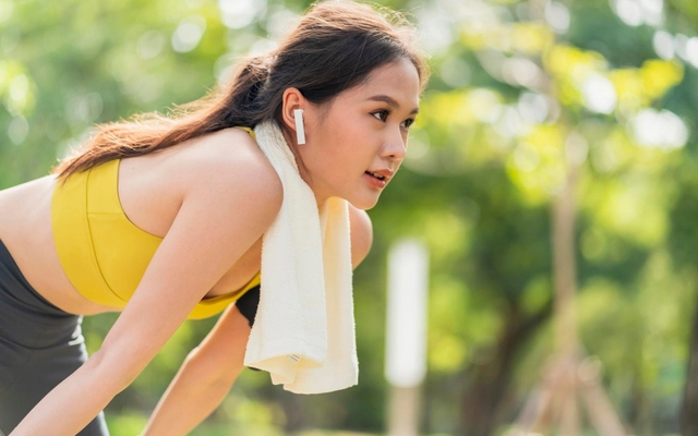 Phụ nữ không dễ già đi thường có 3 đặc điểm: Bất ngờ không phải là người da đẹp hay vóc dáng nhỏ nhắn! - Ảnh 3.