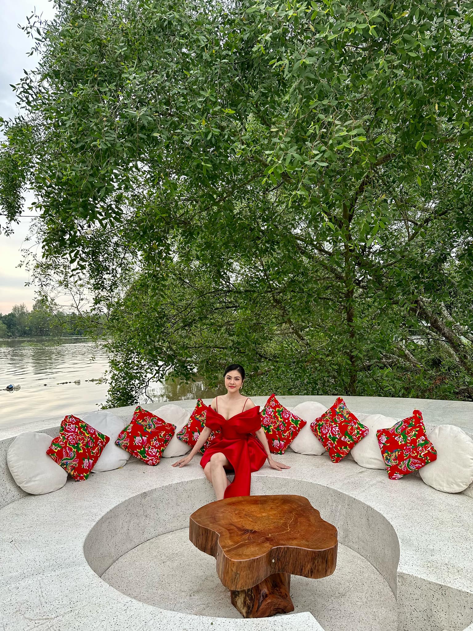 Nữ nghệ sĩ trẻ đẹp là CEO sở hữu spa làm đẹp, khu du lịch sinh thái 50.000m2, sinh 4 con cho đại gia - Ảnh 12.