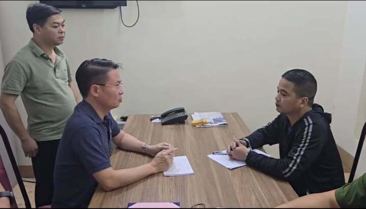 Giám đốc Công an tỉnh Phú Thọ trực tiếp lấy lời khai, điều tra án mạng 3 người tử vong - Ảnh 2.
