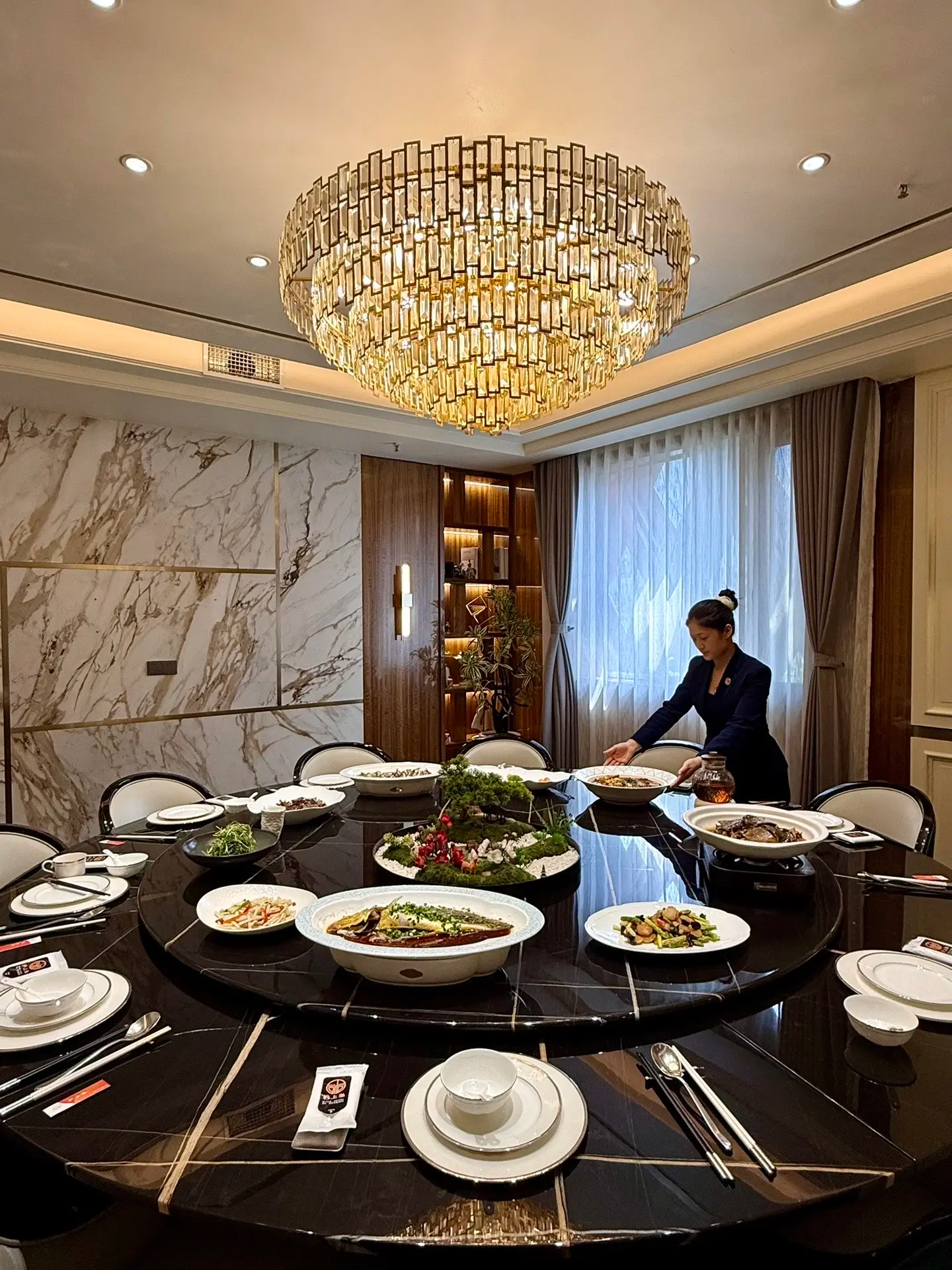 20 năm họp lớp, tôi tiêu không ít hơn cả trăm triệu - sai lầm tài chính đến giờ mới tỉnh ngộ - Ảnh 1.