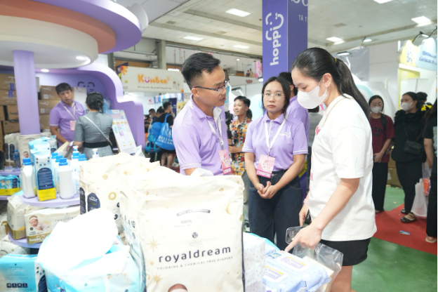 Triển lãm Vietbaby Hanoi 2025 đón hàng nghìn lượt khách tham quan - Ảnh 3.