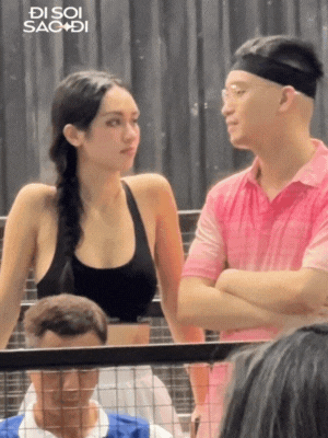 &quot;Tóm dính&quot; doanh nhân Đức Phạm dính như sam bên một Á hậu Vbiz trên sân pickleball - Ảnh 4.